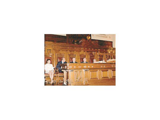 La nueva Corte Suprema envió señales al gobierno mostrando la predisposición de defender su jurisdicción en demandas de empresas extranjeras contra el Estado.