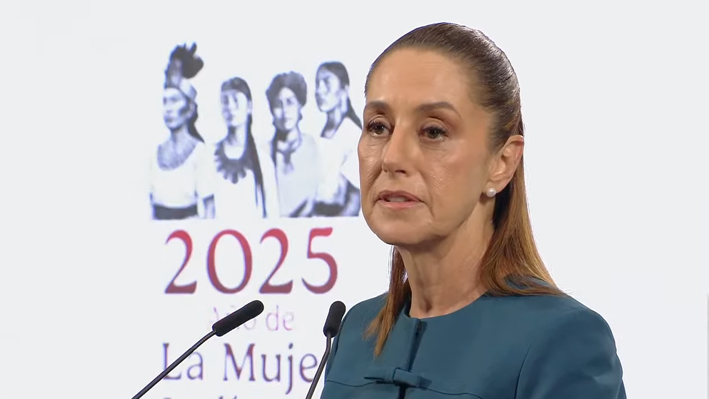 La Presidenta en una nueva Mañanera del Pueblo desde el Palacio Nacional.