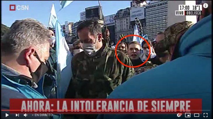 El hombre detenido tiene 25 años y tenía en su poder armas blancas.