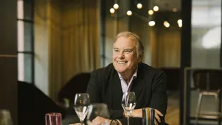 El empresario generó miles de millones, pero su verdadera pasión es el cine. El empresario generó miles de millones, pero su verdadera pasión es el cine.