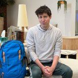 La fórmula de Sam Altman para convertirse en multimillonario sin tener una sola acción de OpenAI. La fórmula de Sam Altman para convertirse en multimillonario sin tener una sola acción de OpenAI.
