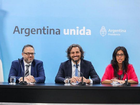 Matías Kulfas, Santiago Cafiero y Paula Español.&nbsp;