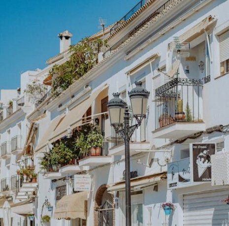 Departamentos en Mijas, España, en la región de Andalucía. En este país se le hace la guerra a plataformas como Airbnb Departamentos en Mijas, España, en la región de Andalucía. En este país se le hace la guerra a plataformas como Airbnb
