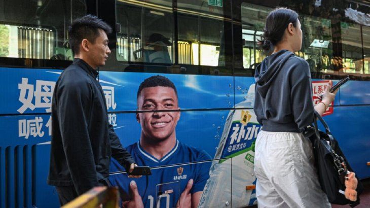 Mbappé pierde varios contratos publicitarios en China. Mbappé pierde varios contratos publicitarios en China.