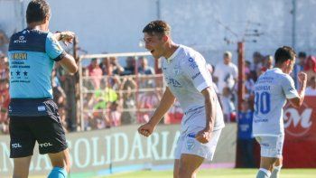 Abregol. Godoy Cruz le ganó a Barracas Central con gol de Gonzalo Abrego.