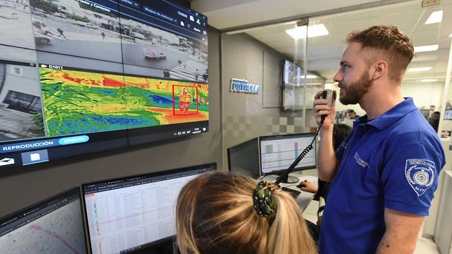 Las Cámaras Térmicas sirven especialmente para monitorear espacios públicos muy grandes de noche y con poca visibilidad.