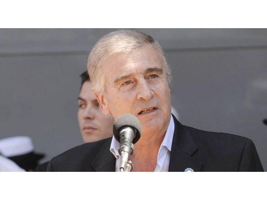 El ministro de Defensa señaló que no tenemos ninguna remota información sobre ese episodio. Asimismo, el titular de la cartera castrense sostuvo que la nave argentina no estuvo involucrada en tareas de espionajes de naves británicas.