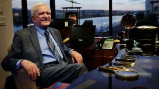 Con su increíble fortuna tomó decisiones que al día de hoy le son cuestionadas. Con su increíble fortuna tomó decisiones que al día de hoy le son cuestionadas.