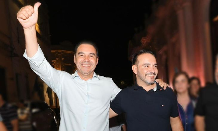 Gustavo Valdés delega el poder a su hermano Juan Pablo en la gobernación correntina. Gustavo Valdés delega el poder a su hermano Juan Pablo en la gobernación correntina.