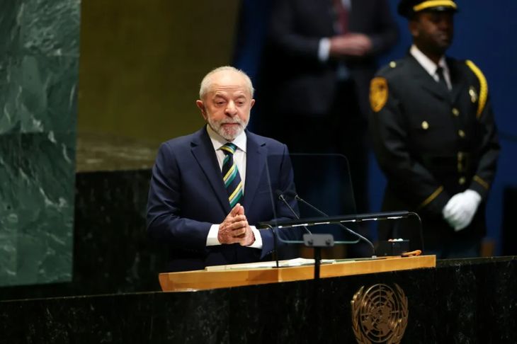 El mandatario advirtió sobre la injerencia extranjera a menos de dos semanas de las elecciones en Brasil.