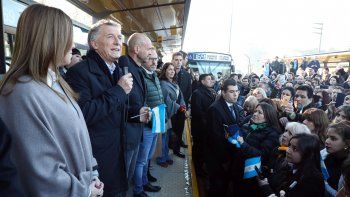 El Jefe de Estado estuvo acompañado por la gobernadora de la provincia de Buenos Aires, María Eugenia  Vidal, y por el ministro de Transporte, Guillermo Dietrich.