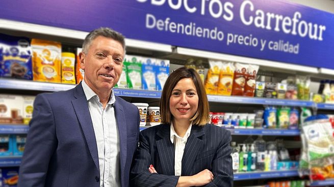 Carrefour Argentina anunció su nueva codirección ejecutiva con la designación de una nueva dupla para liderar la compañía, que estará integrada por Candela Arias, Secretaria General y directora de Recursos Humanos, junto a Néstor Sist, Director de Mercaderías y Logística. 