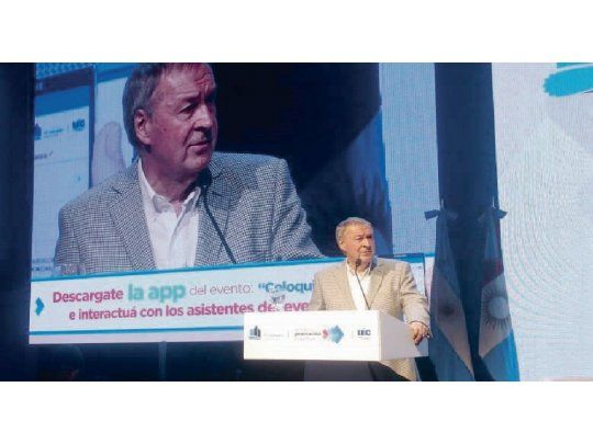 REALISMO. Juan Schiaretti cerró ayer el 11° Coloquio de la Unión Industrial de Córdoba con un discurso en el que agradeció el esfuerzo de los empresarios para sostener los niveles de competitividad pese a la crisis.
