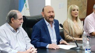 Gildo Insfrán anunció pago de un bono de $200.000 para estatales y jubilados.
