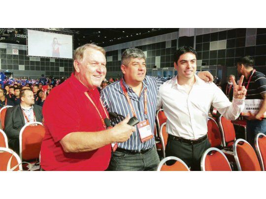 Distancia. Pablo Moyano en Singapur, en Congreso de la OIT, rodeado de James Hoffa Jr. y su hermano y abogado de Camioneros, Hugo Antonio.