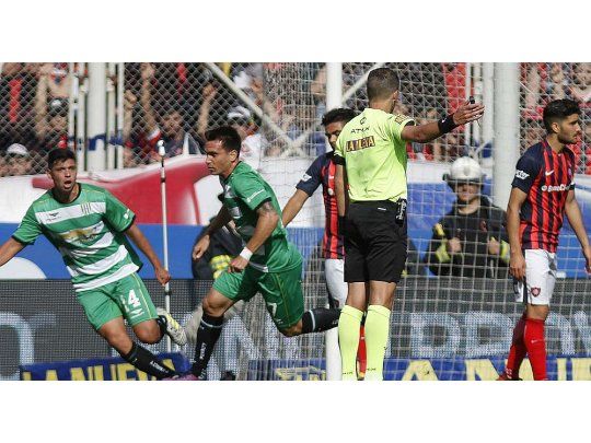 San Lorenzo sufrió un costoso traspié que lo aleja de la pelea