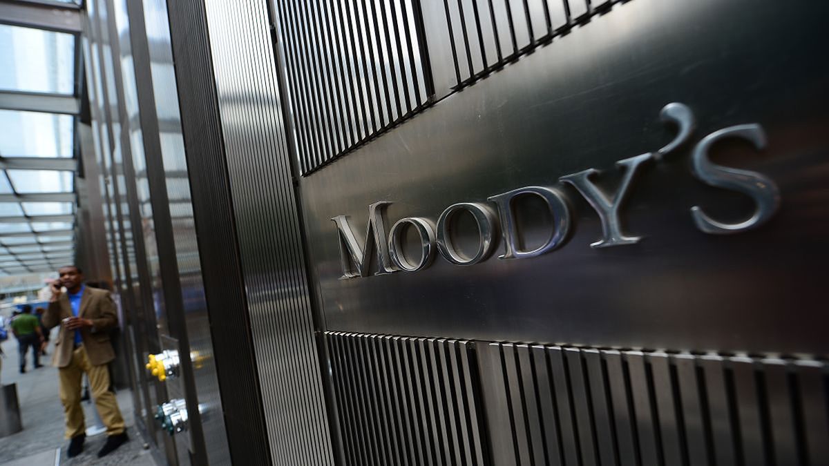 The rating agency Moodys raised the outlook for Uruguay’s public debt to positive