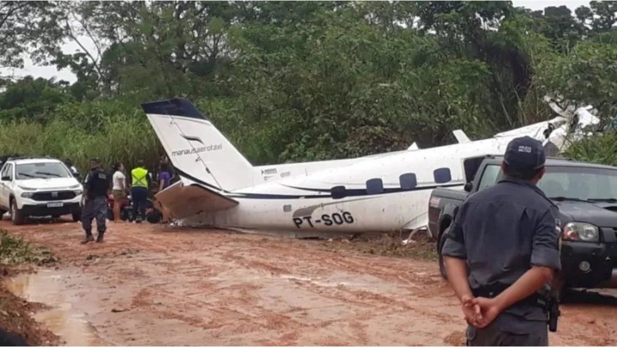 14 people die after a plane crashes in the Amazon