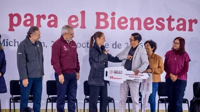 Nueva entrega de viviendas para el Bienestar en Michoacán.