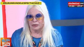 silvia süller irrumpio en un programa en vivo y denuncio agresiones de un policia de la ciudad