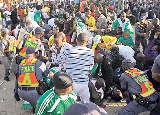Fue una verdadera estampida. El público empujó para entrar, en un lugar que tenía que estar abierto y no terminó en masacre por casualidad.