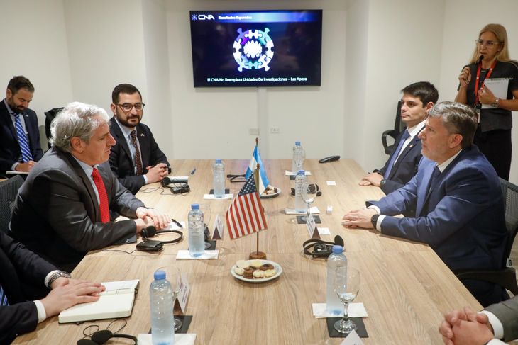 La SIDE señaló que Estados Unidos aportará equipamiento, asistencia técnica e intercambio de inteligencia en el marco de la cooperación bilateral. La SIDE señaló que Estados Unidos aportará equipamiento, asistencia técnica e intercambio de inteligencia en el marco de la cooperación bilateral.