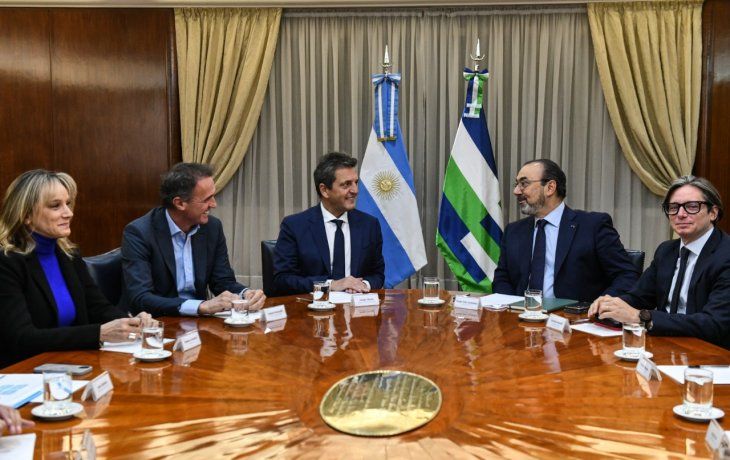 Massa firmó acuerdos con la CAF por u$s740 millones para infraestructura y programas sociales.