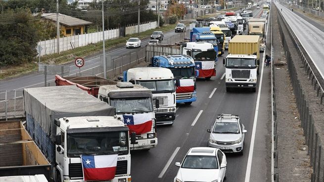 Chile corte de ruta de camioneros