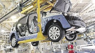 La industria automotriz fue una de las más afectadas en noviembre, según FIEL.
