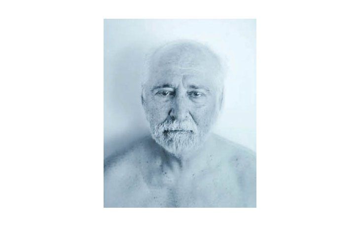 ámbito.com | “Línea de sangre”, de la serie 12 retratos de los últimos días del padre del artista chileno-argentino Martín Weber, Gran Premio Adquisición correspondiente a la disciplina Medios Alternativos e Instalaciones. En arte textil, el Gran Premio Adquisición de