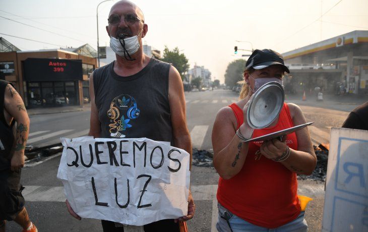 ola de calor: la temperatura supero los 41° y hay miles de usuarios sin luz en amba