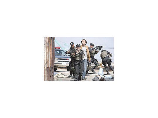 Un moderadoNicolas Cage yuna JulianneMoore capazde darcredibilidad ala escena másdescabelladaprotagonizan«El vidente»,cuya mayorvirtud es nopretender sermás que unabuena películade acciónfantástica.