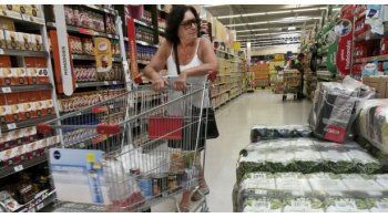Por aumentos en tarifas, las ventas minoristas cayeron 5,8% en marzo, según CAME.