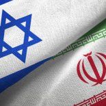 La nueva crisis dejó al menos 15 heridos en territorio iraní y volvió a poner bajo presión el acuerdo de cese de hostilidades que rige formalmente desde el 17 de abril. La nueva crisis dejó al menos 15 heridos en territorio iraní y volvió a poner bajo presión el acuerdo de cese de hostilidades que rige formalmente desde el 17 de abril.