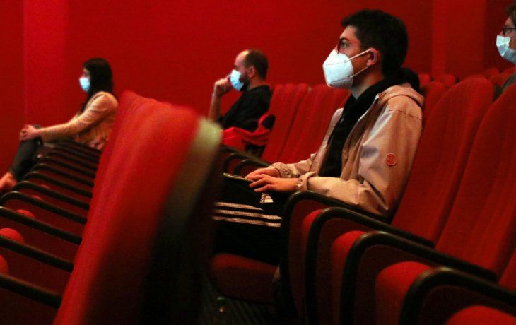 El cine Beltradde de Milán tuvo una sesión inédita a las seis de la mañana.
