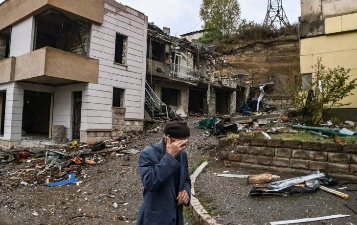 El conflicto entre Armenia y Azerbaiyán ya causó 75.000 desplazados
