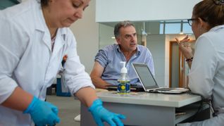 El presidente de la República, Yamandú Orsi, se vacunó este viernes contra el sarampión. El presidente de la República, Yamandú Orsi, se vacunó este viernes contra el sarampión.