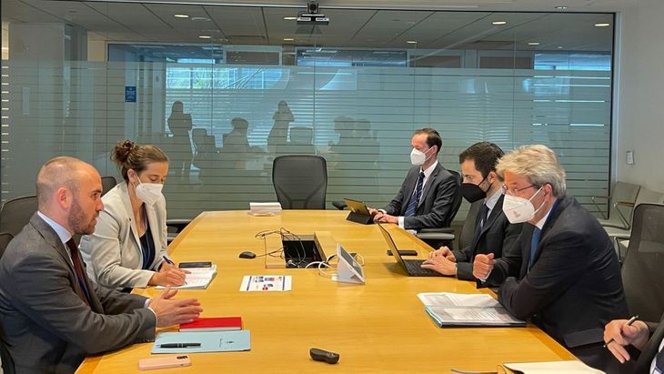 martin guzman REUNIONES EN WASHINGTON 21-04 3.jpg