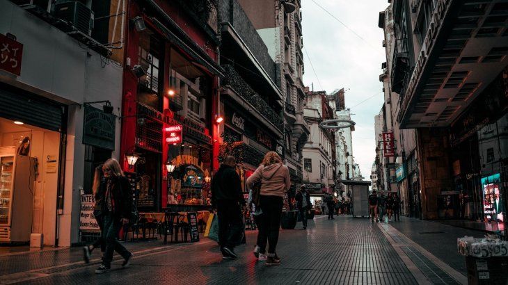 La situación inmobiliaria en el microcentro es única y una oportunidad nunca antes dada si se consideran los beneficios, accesos y comodidades con los que cuenta microcentro que apunta a renovarse como sucedió a fines del siglo pasado con Puerto Madero.