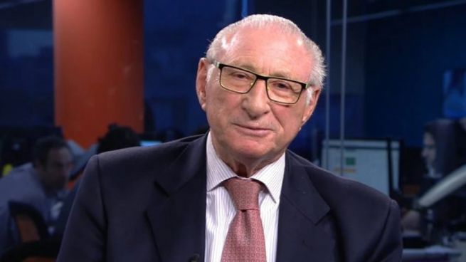 El periodista de 84 años permanece bajo cuidados intensivos mientras se gestiona la colecta de sangre.
