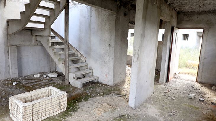 La construcción de viviendas, rutas y hospitales nacionales está paralizada dejando a millones de personas sin empleo La construcción de viviendas, rutas y hospitales nacionales está paralizada dejando a millones de personas sin empleo