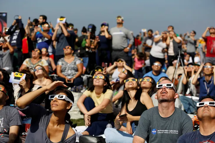 Durante el eclipse, planetas como Venus, Mercurio y Saturno serán visibles a simple vista desde distintas partes del mundo.
