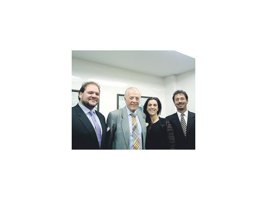 Duilio Smiriglia, Alejandro Cordero, Marina Silva y Marcelo Dyub: los artistas rodean al patrocinador de sus presentanciones en los EE.UU.