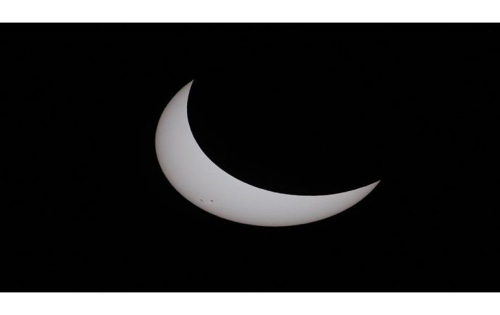 El primer eclipse total de Sol que ocurrió en tierras continentales estadounidenses en 38 años, genera expectativa entre locales y extranjeros.