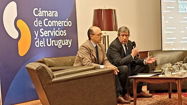 La Cámara de Comercio y Servicios del Uruguay organizó un evento de debate sobre las pautas salariales presentadas por el gobierno.