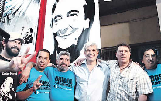 Julián Domínguez, otro itinerante en el fin de semana, pasó de mirar torneos de zapateo entre gobernadores en Santiago del Estero, juntó a todo el kirchnerismo de Hurlingham y también terminó en el Luna mirando cine K.