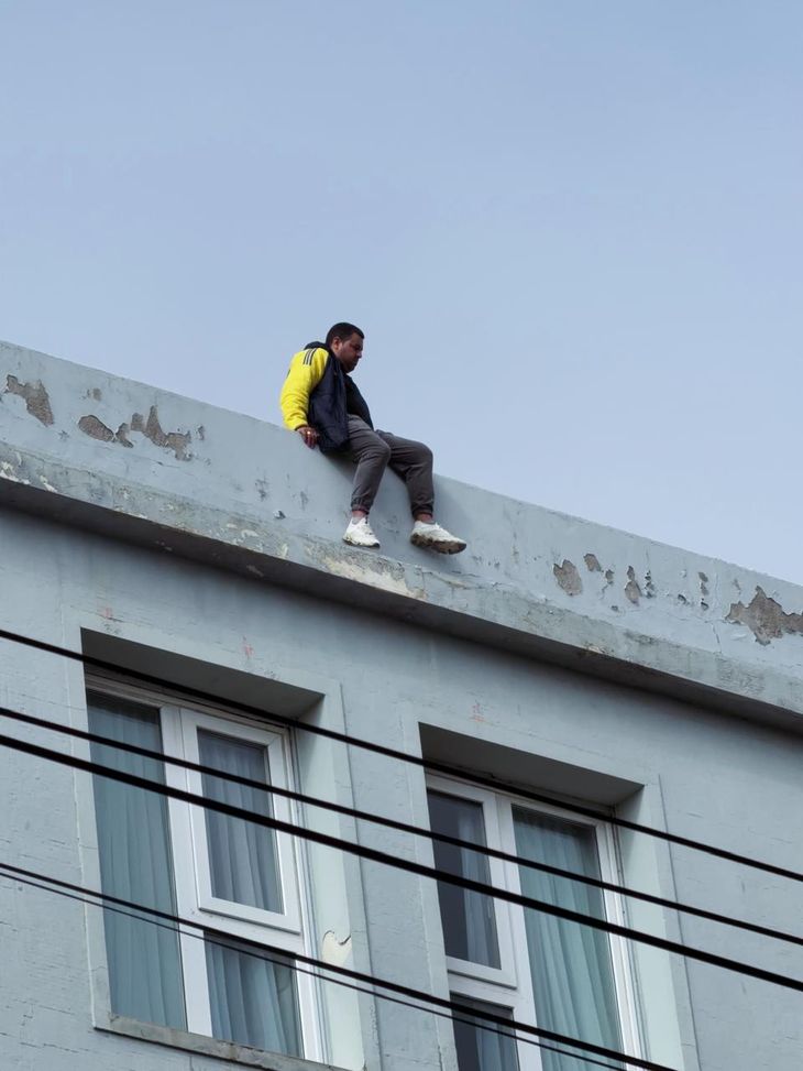 La situación comenzó alrededor de las 10 de la mañana, en un sector cercano a la Municipalidad, y motivó la intervención de distintos organismos de seguridad y asistencia. La situación comenzó alrededor de las 10 de la mañana, en un sector cercano a la Municipalidad, y motivó la intervención de distintos organismos de seguridad y asistencia.