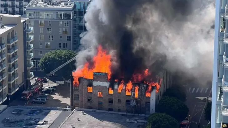 The building where the Morrison Hotel operated was practically destroyed. The building where the Morrison Hotel operated was practically destroyed.