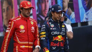 El español Carlos Sainz y el mexicano Sergio Checo Pérez protagonizaron el domingo un accidente en el Gran Premio de Ayerbaiyán que los dejó a ambos fuera de carrera.