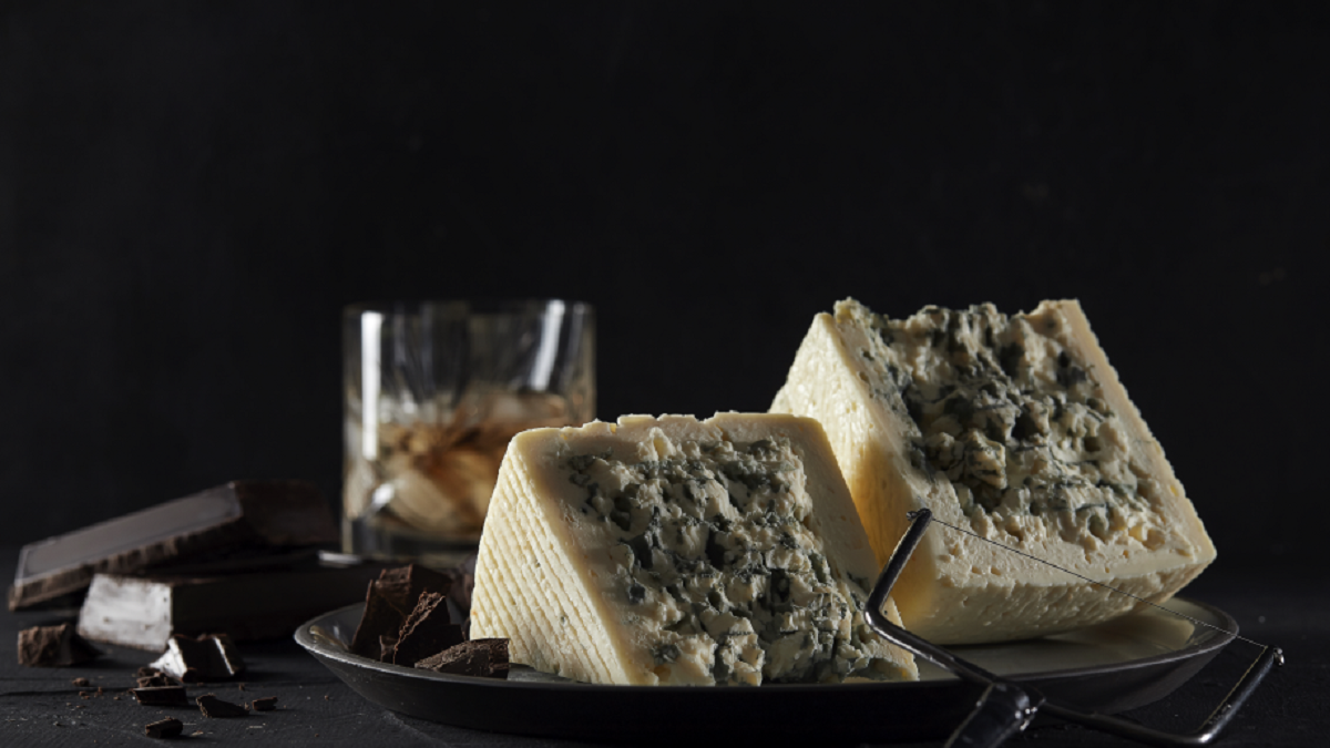 International Blue Cheese Day: options to pair it